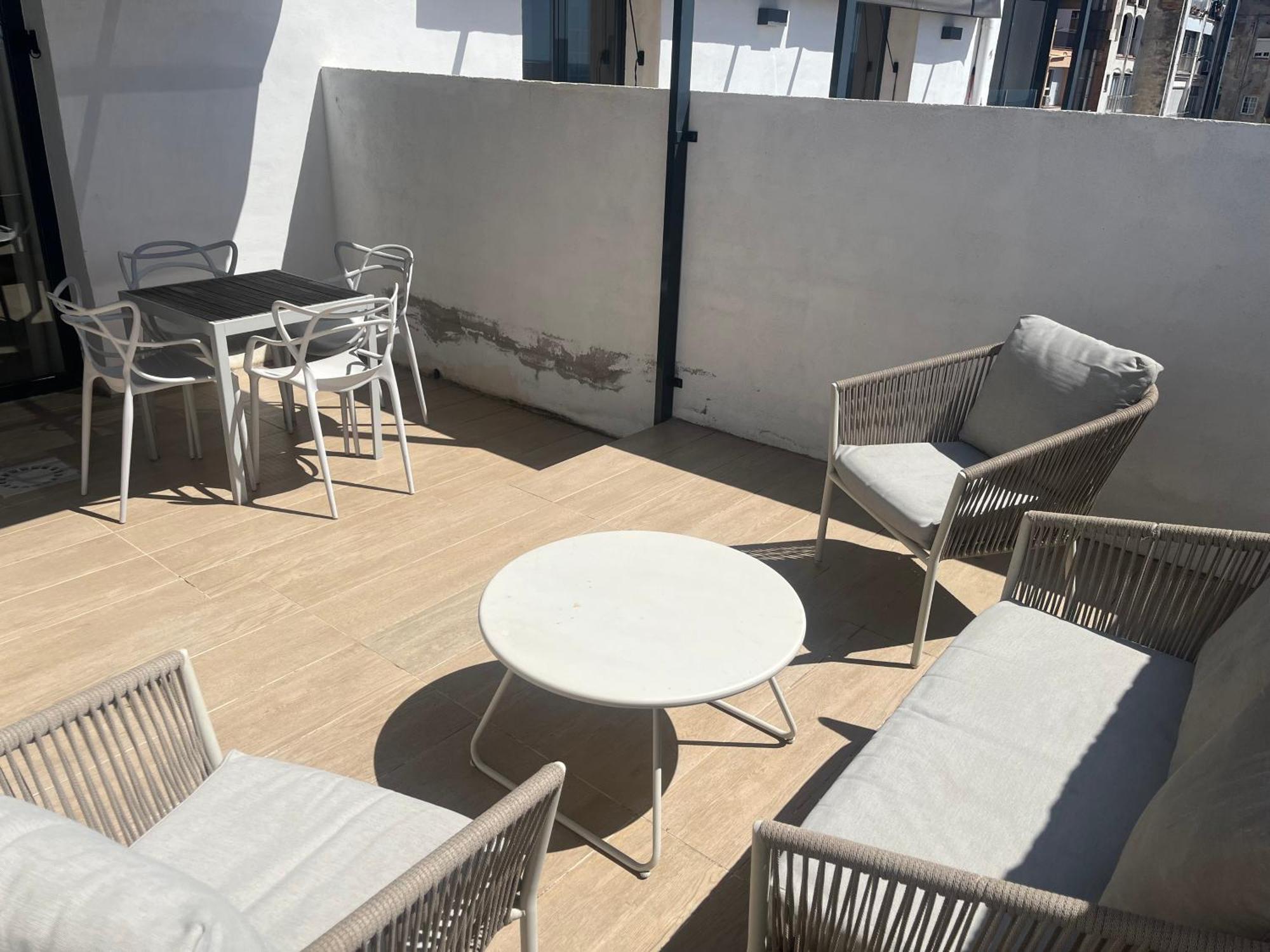 Lauria Apartament *